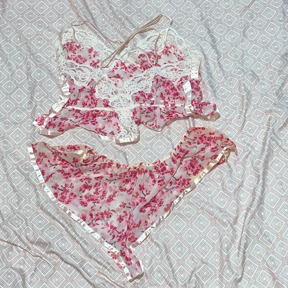 Floral Mesh Two Piece Sleepwear - Picture 4 of 6